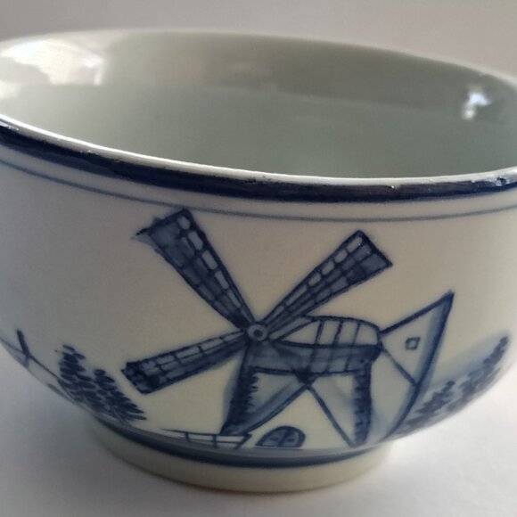 Ceramic Dutch Footed Serving Bowl Blue/White Windmill Design Holland Scene - Picture 2 of 12